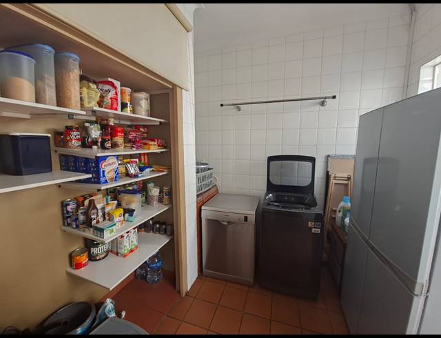 4 BEDROOM FREEHOLD FOR SALE IN ASTON MANOR